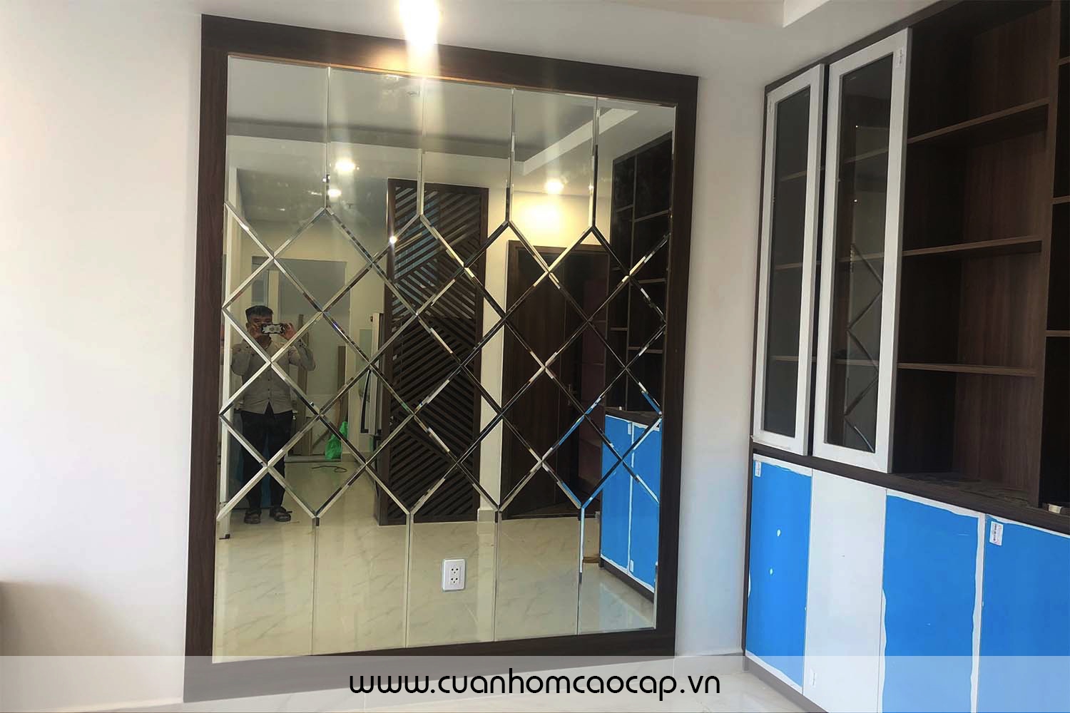 Thi công kính thuỷ trang trí tại Vinhome, chung cư của Tập đoàn Novaland,...